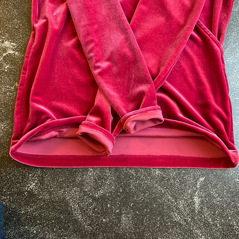 EUC J. Crew Pink Velvet Top V-Neck Women’s Extra Small (XS) Wrap Long Sleeve - Picture 4 of 5